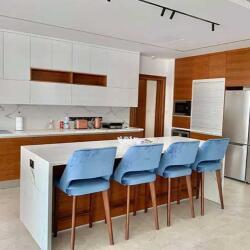 Mediterranean Kitchen A Combination Of Oak Veneer And Lacquer In White